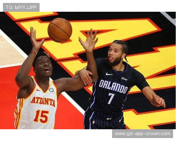 特雷·杨挡拆拉开对位内线对比上季更偏组织